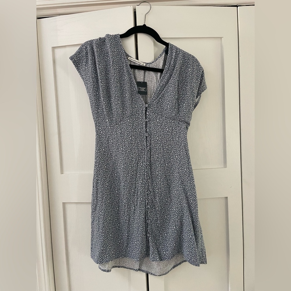 Abercrombie blue and white patterned dress, size s, NWT